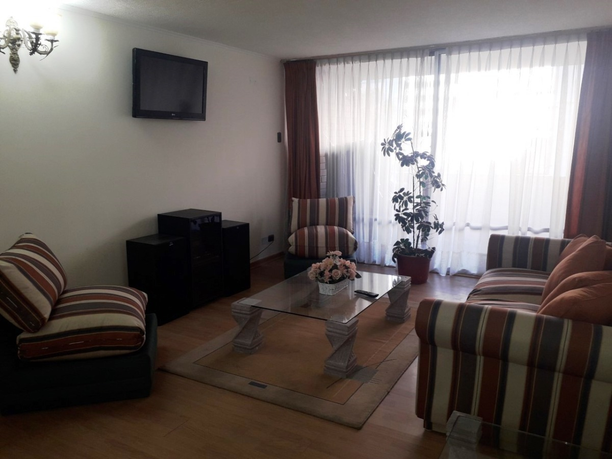 Arriendo Departamento O 2D en suite Walk-in cl&oacute;set 2B 1E Barrio El Golf - Las Condes