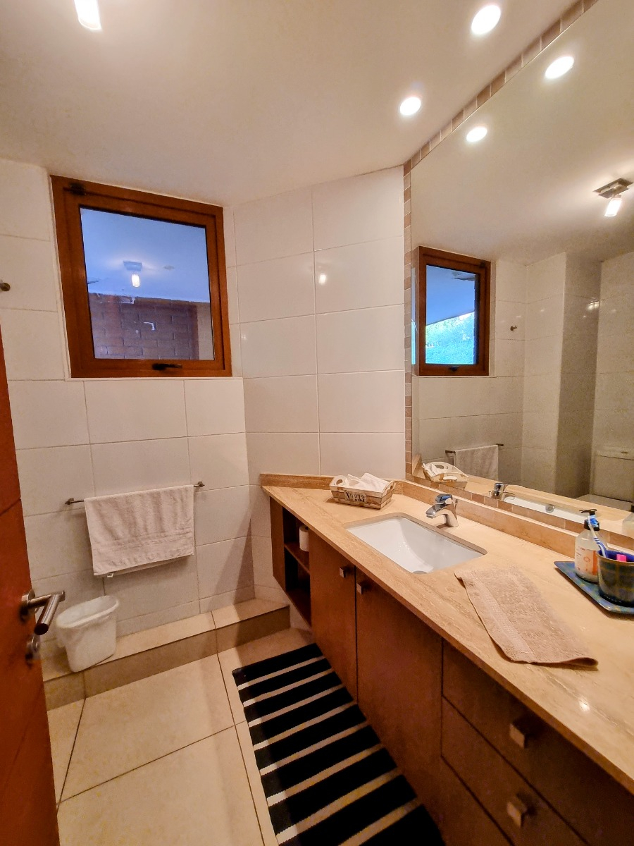 Venta Casa NOSP 5D 5B 4E 1B San Carlos de Apoquindo - Las Condes