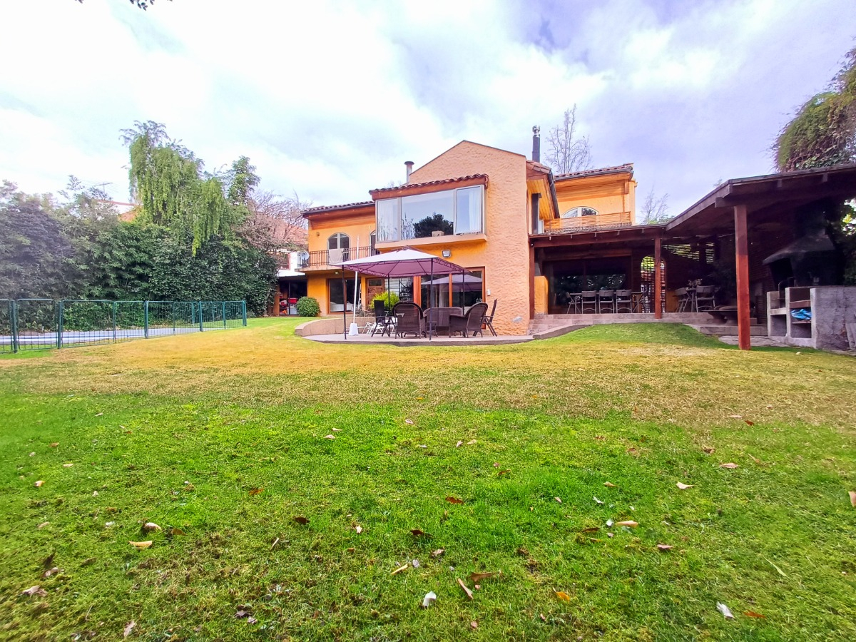 Venta Casa NO 6D en suite 6B 4E 1B Los Dominicos - Las Condes