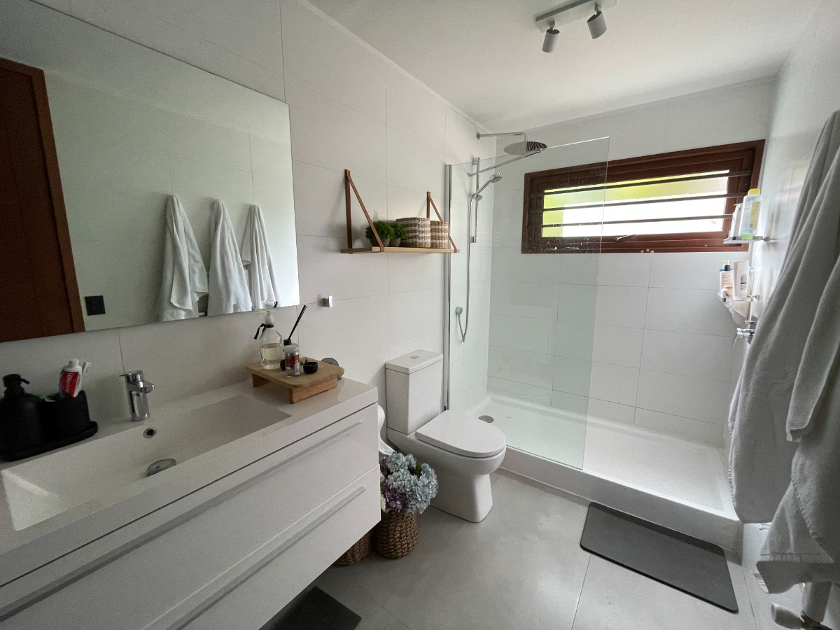 Arriendo Casa NP 4D Walk-in cl&oacute;set 4B 3E 1B San Carlos de Apoquindo - Las Condes