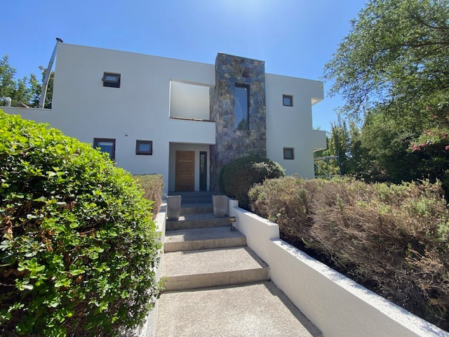 Arriendo Casa P 4D en suite Walk-in cl&oacute;set 4B 2E 1B Chicureo - Colina