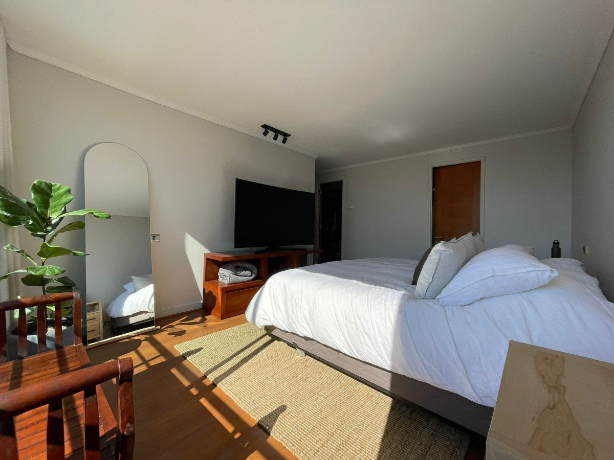 Arriendo Departamento NO 4D en suite Walk-in cl&oacute;set 3B 2E 1B Borde R&iacute;o - Casa Piedra - Vitacura