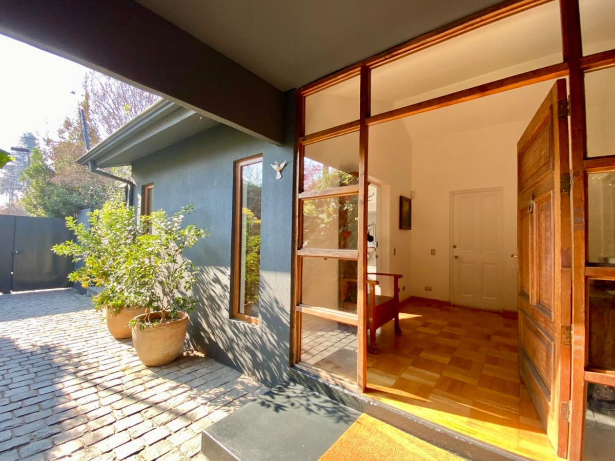 Arriendo Casa NP 4D Walk-in cl&oacute;set 3B 2E  - Vitacura