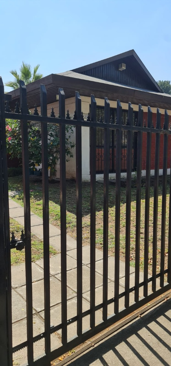 Venta Casa NO 3D 2B 2E 1B Rotonda Atenas - Las Condes