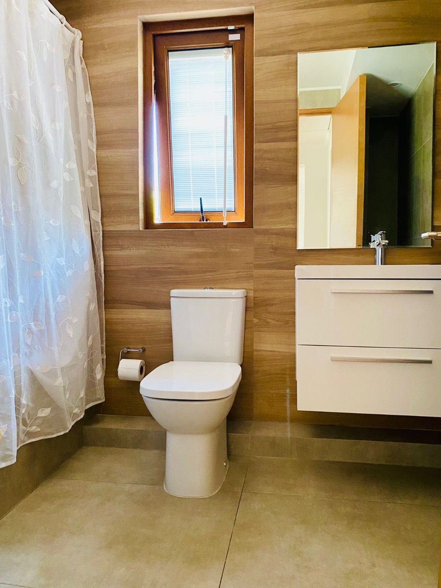 Venta Casa NO 6D en suite Walk-in cl&oacute;set 5B 2E 1B Los Dominicos - Las Condes