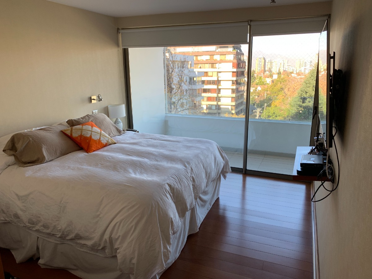 Venta Departamento SP 4D en suite Walk-in cl&oacute;set 3B 1E 1B Barrio El Golf - Las Condes