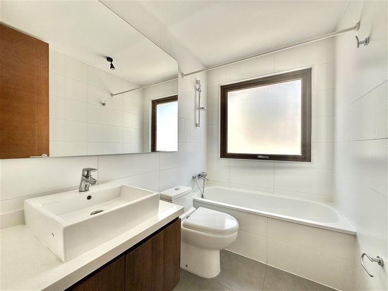 Arriendo Departamento Nor-Oriente 3D 4B 2E 1B Borde R&iacute;o - Casa Piedra - Vitacura