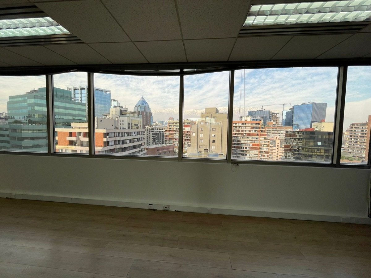 Arriendo Oficina 2B Centro Financiero - Las Condes