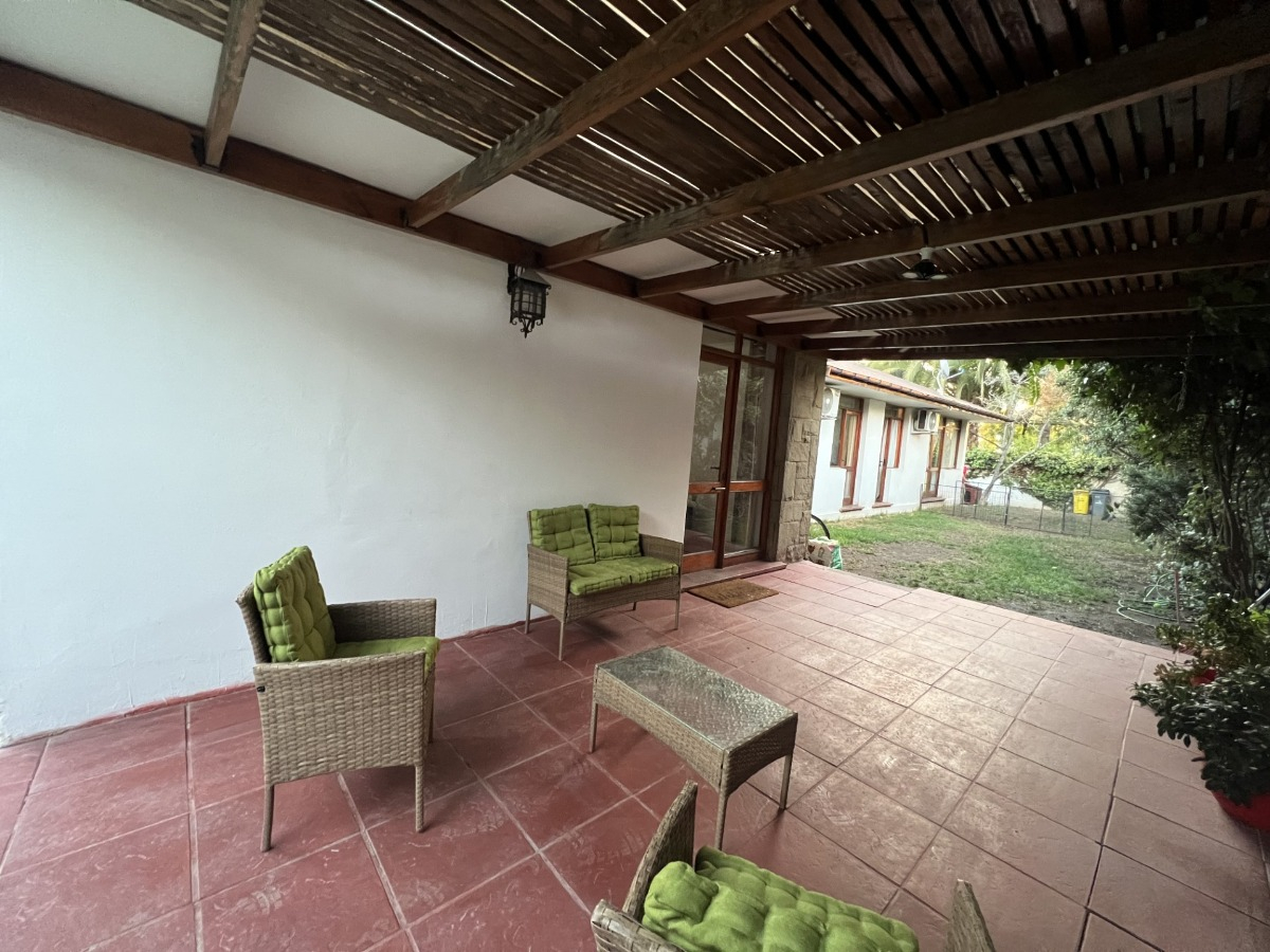 Venta Casa NO 5D en suite Walk-in cl&oacute;set 3B 3E 1B Los Dominicos - Las Condes