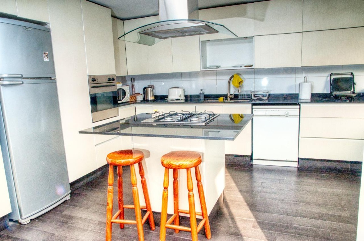 Arriendo Departamento NP 2D en suite Walk-in cl&oacute;set 2B 1E 1B Metro Escuela Militar - Las Condes