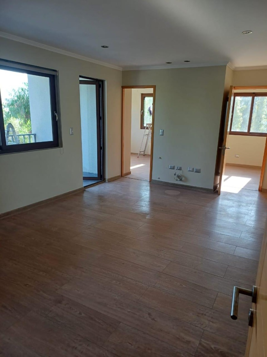 Arriendo Casa P 4D en suite Walk-in cl&oacute;set 4B 2E 1B Chicureo - Colina