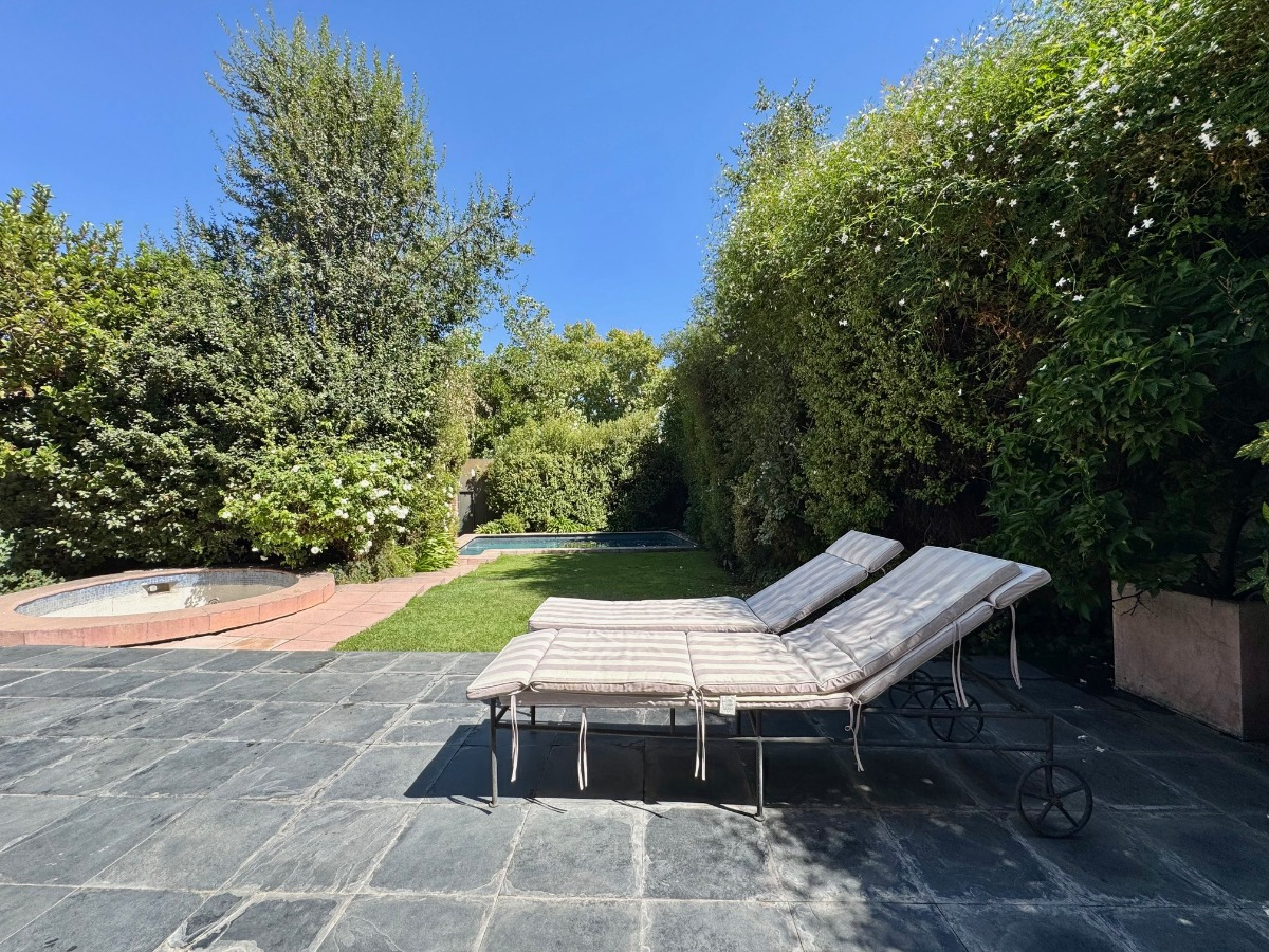 Venta Casa P 5D en suite Walk-in cl&oacute;set 5B 2E 1B Los Trapenses - Lo Barnechea