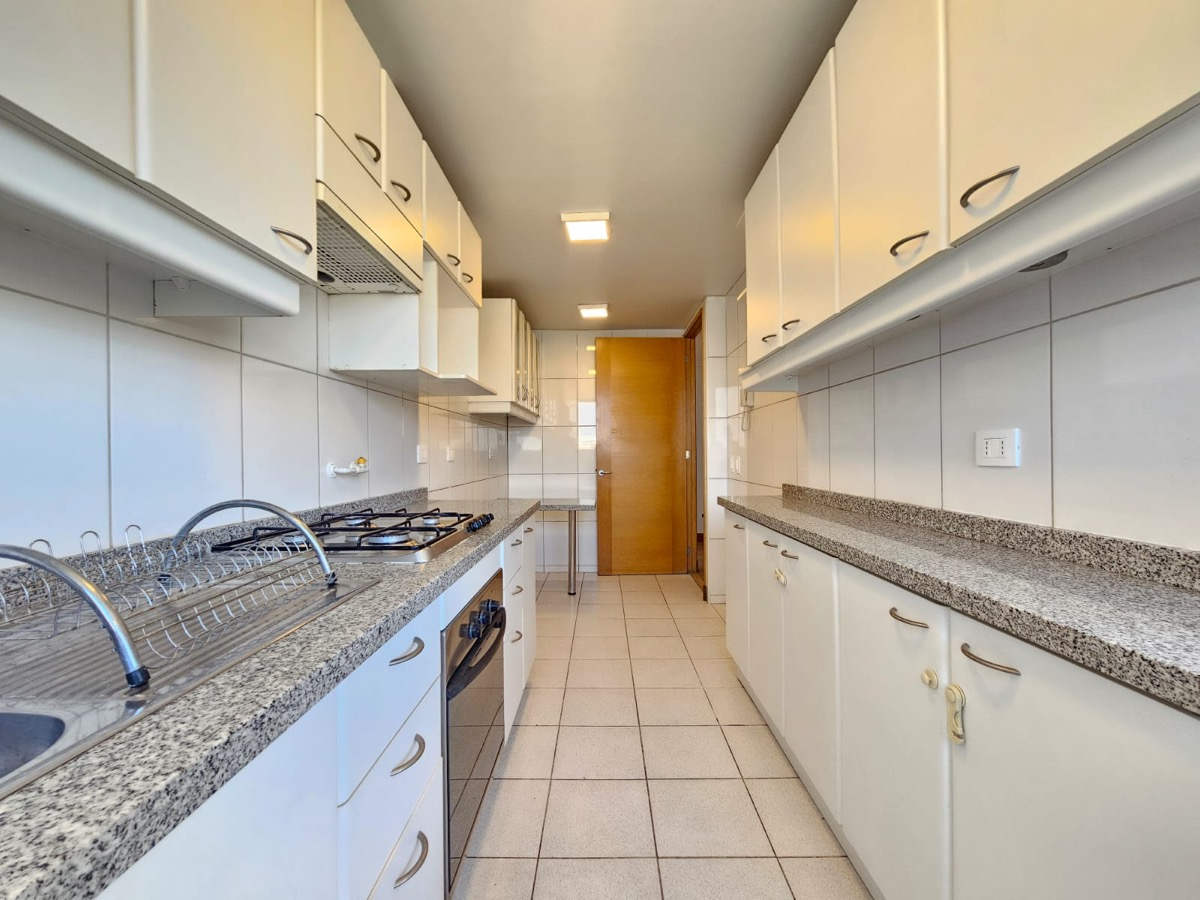 Venta Departamento NP 4D en suite Walk-in cl&oacute;set 3B 2E 1B Metro Escuela Militar - Las Condes