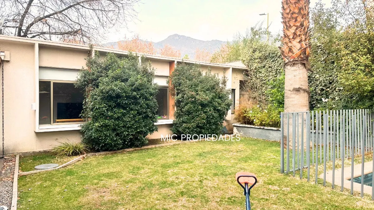 Venta Casa 5D en suite 4B 2E 2B San Carlos de Apoquindo - Las Condes