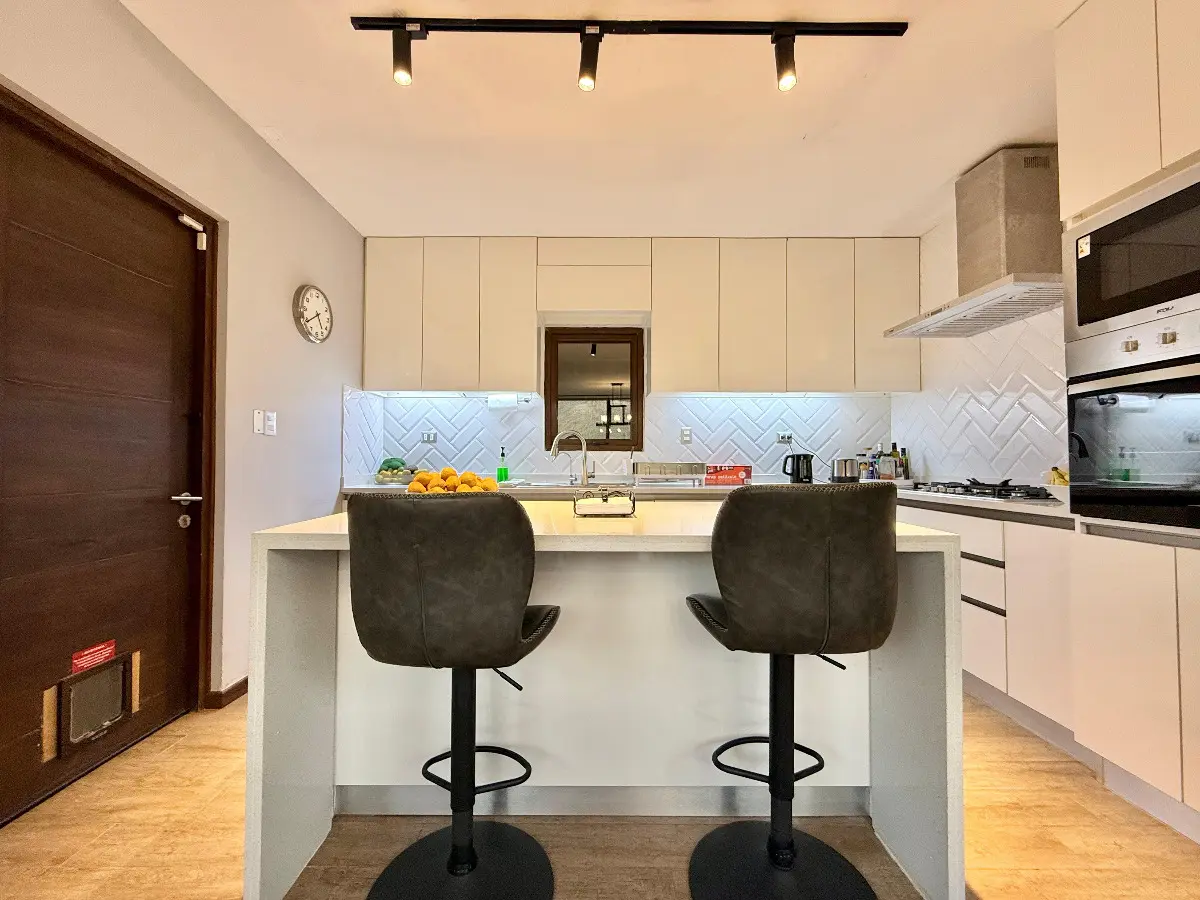 Venta Casa NOSP 6D WI cl&oacute;set Suite 5B 8E 2Bd 320m2 El Array&aacute;n - Lo Barnechea