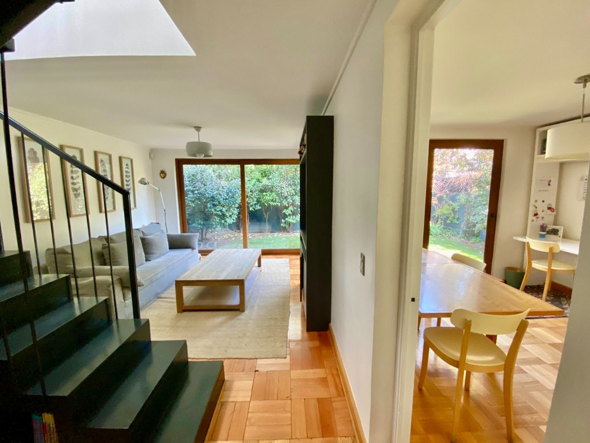 Arriendo Casa NP 4D Walk-in cl&oacute;set 3B 2E  - Vitacura
