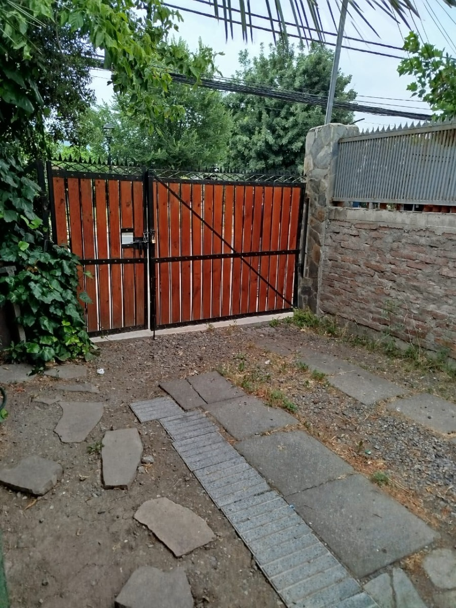 Venta Casa NOSP 3D 1B 2E 1B Antigua Lo Barnechea - Lo Barnechea