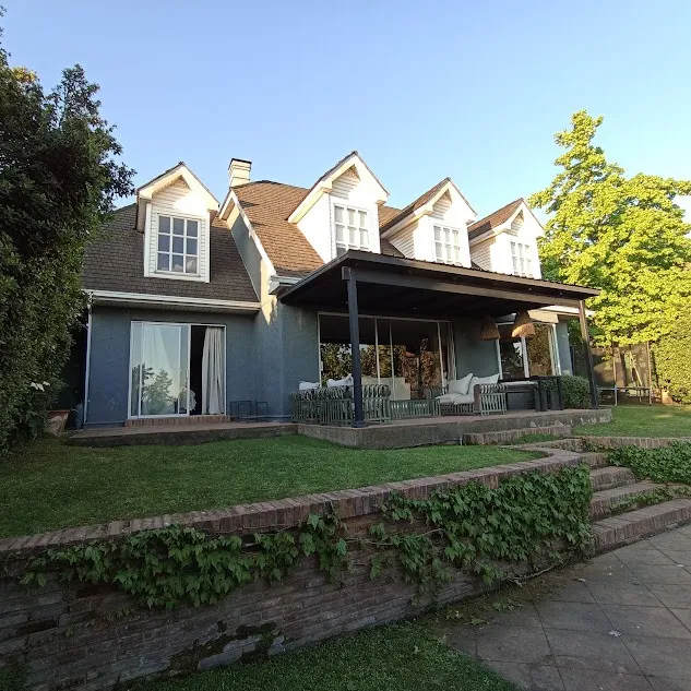 Venta Casa NOSP 5D WI cl&oacute;set Suite 4B 4E 1Bd El Huinganal - Lo Barnechea