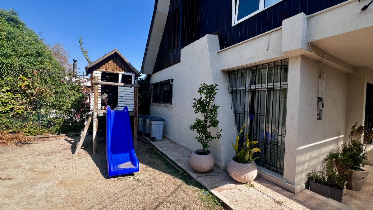 Venta Casa NO 4D en suite 3B 2E 1B Blest Gana - La Reina