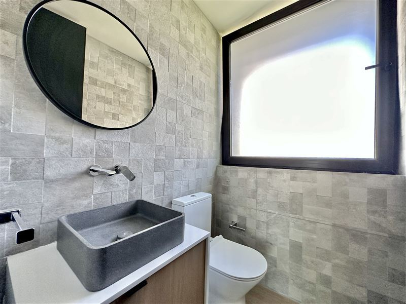 Arriendo Departamento Nor-Oriente 3D 4B 2E 1B Borde R&iacute;o - Casa Piedra - Vitacura