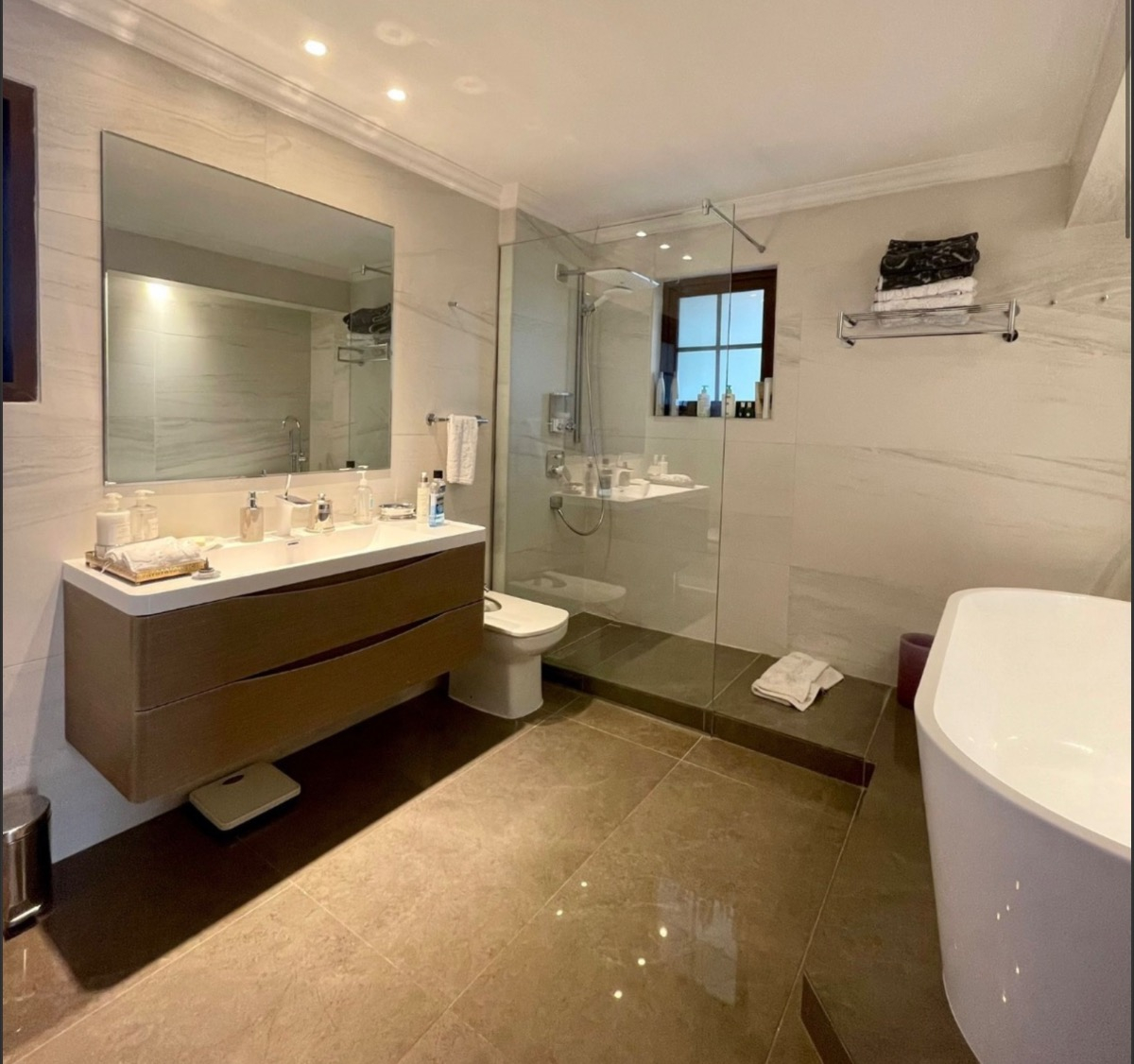 Venta Casa NO 4D en suite Walk-in cl&oacute;set 4B 10E 2B La Dehesa - Lo Barnechea