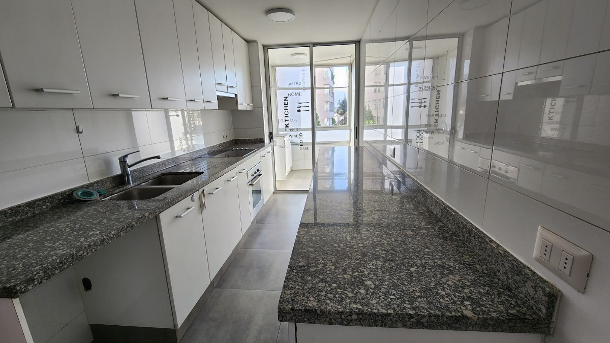 Arriendo Departamento NO 3D en suite Walk-in cl&oacute;set 3B 2E 1B Quinchamal&iacute; - Las Condes