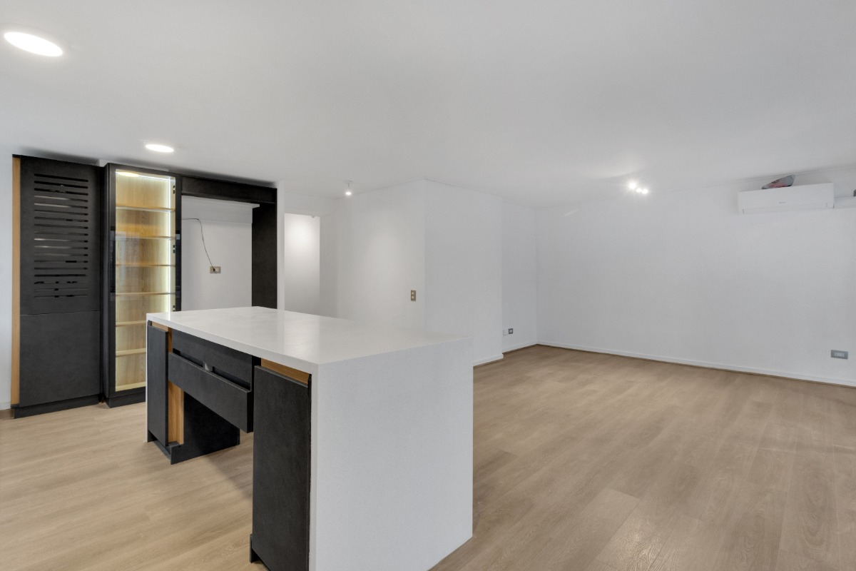 Venta Departamento O 2D en suite Walk-in cl&oacute;set 2B 1E 2B Metro Manquehue - Apumanque - Las Condes