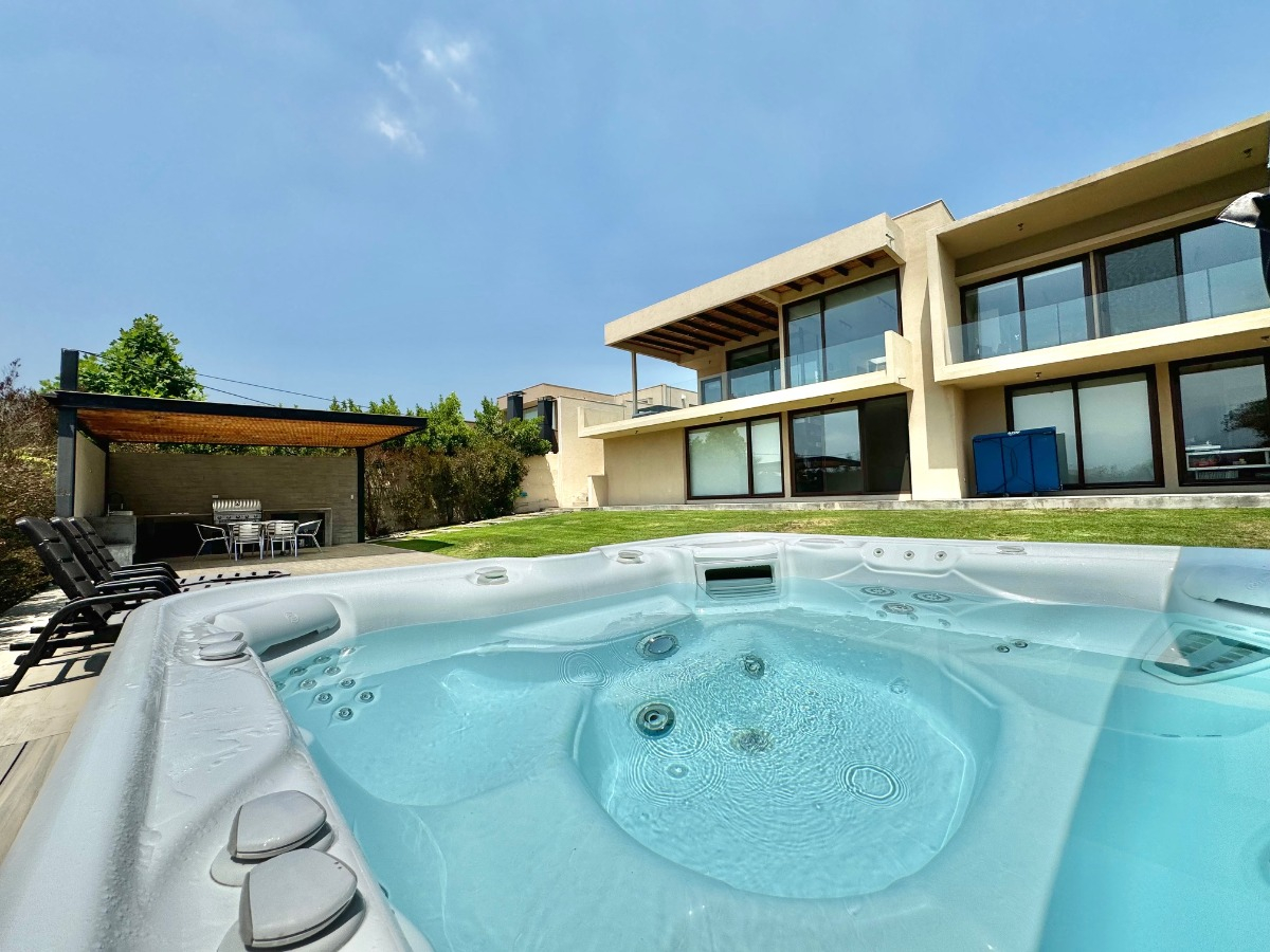 Venta Casa NO 4D en suite Walk-in cl&oacute;set 3B 2E 1B Los Trapenses - Lo Barnechea