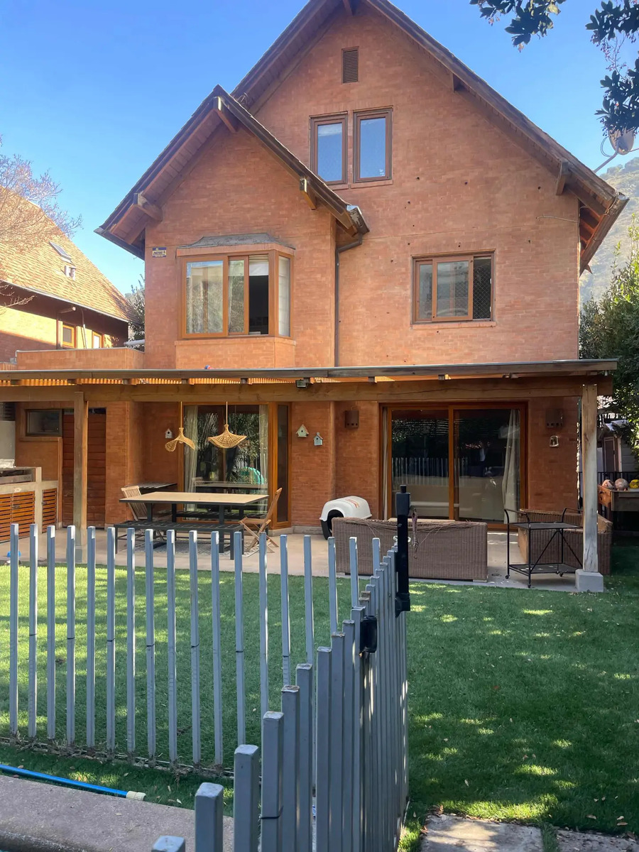 Venta Casa 4D 3B 2E Los Trapenses - Lo Barnechea