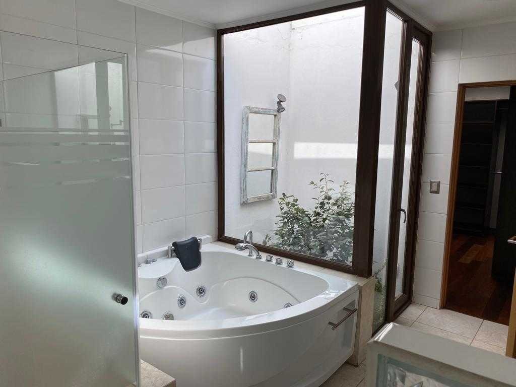 Venta Casa NO 5D en suite Walk-in cl&oacute;set 4B 4E 1B Chicureo - Colina