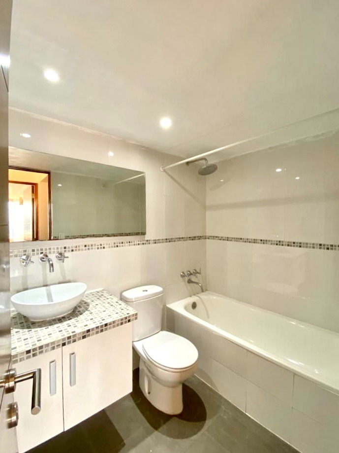 Arriendo Departamento 2D Parque Arauco - Las Condes