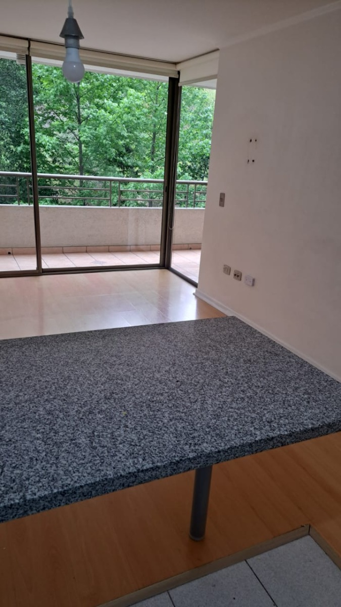 Arriendo Departamento 2D Barrio El Golf - Las Condes
