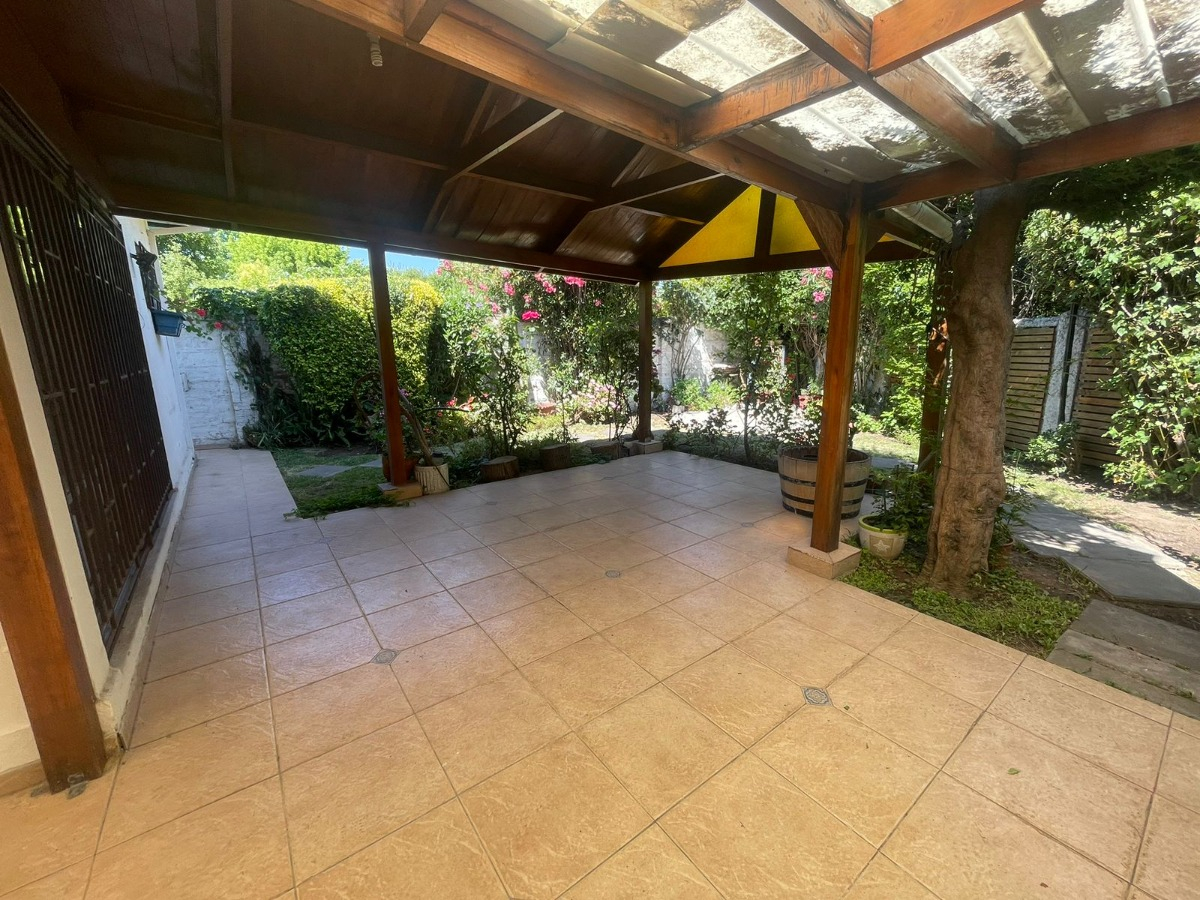 Venta Casa NO 5D en suite Walk-in cl&oacute;set 5B 3E 2B Metro Pr&iacute;ncipe de Gales - Country Club - La Reina