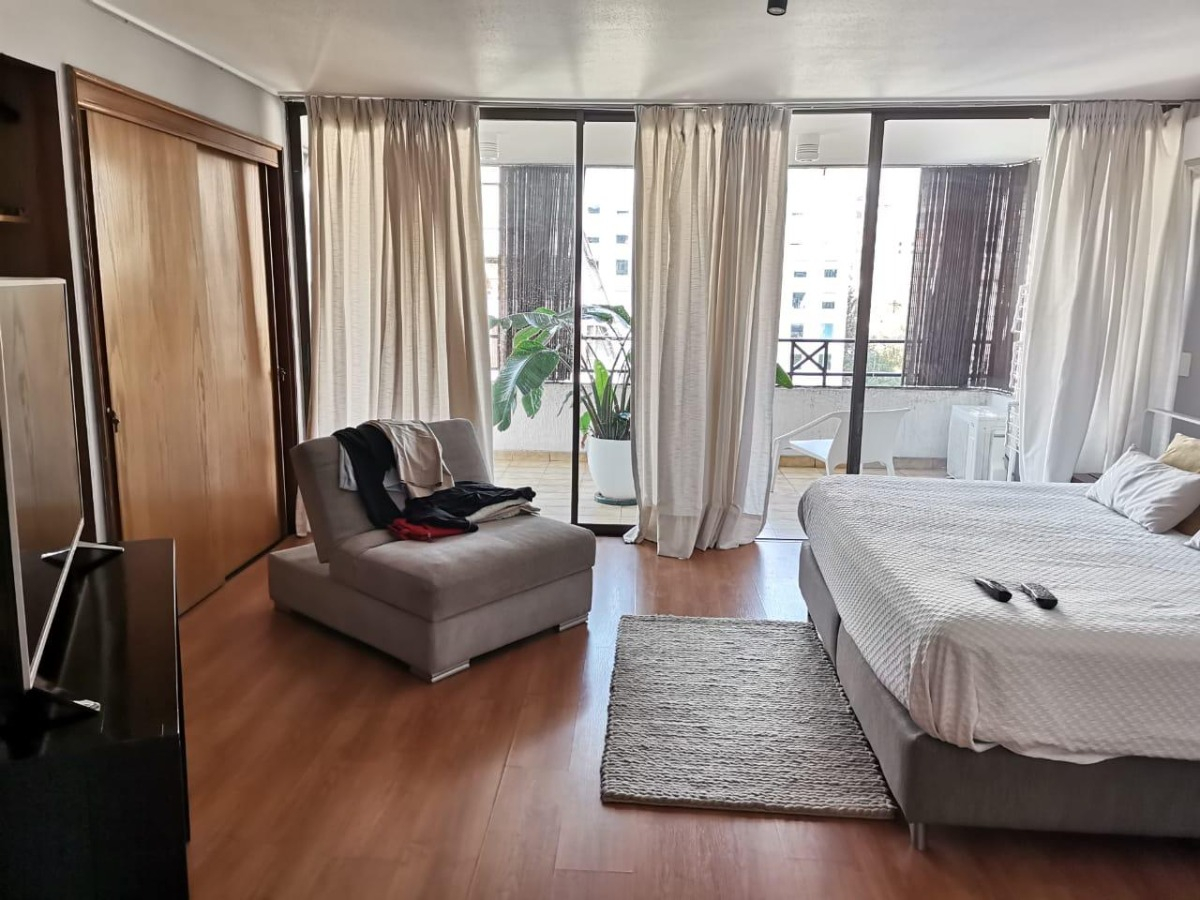 Venta Departamento NO 2D en suite Walk-in cl&oacute;set 3B 1E 1B Barrio El Golf - Las Condes