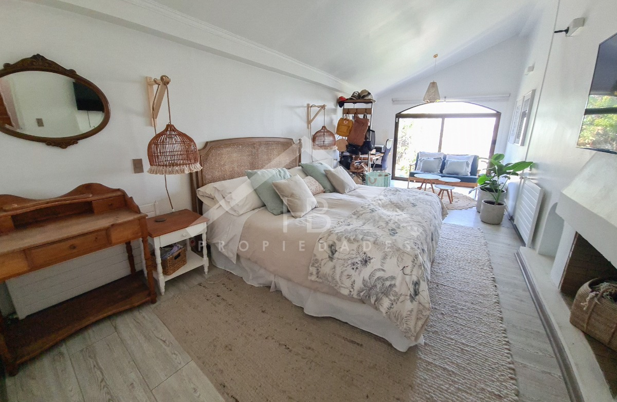 Venta Casa P 5D en suite Walk-in cl&oacute;set 4B 2E 1B Los Dominicos - Las Condes