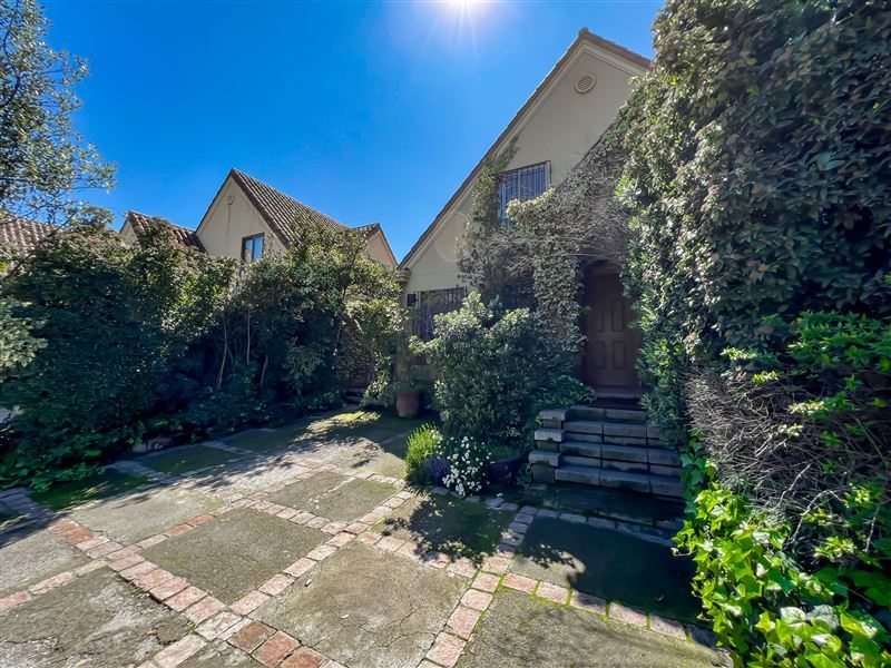 Venta Casa Sur 3D en suite Walk-in cl&oacute;set 3B 2E 1B La Dehesa - Lo Barnechea