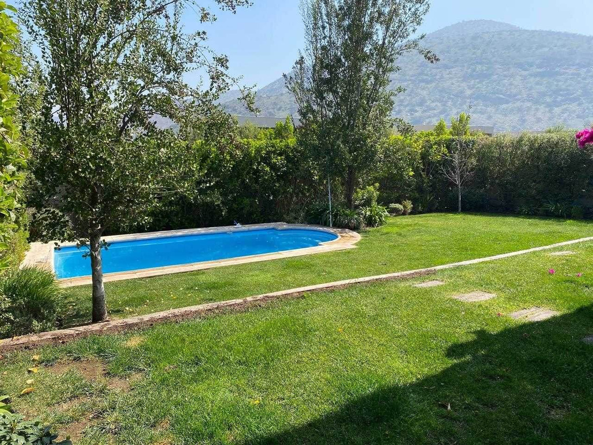 Venta Casa N 4D en suite Walk-in cl&oacute;set 4B 2E Chicureo - Colina