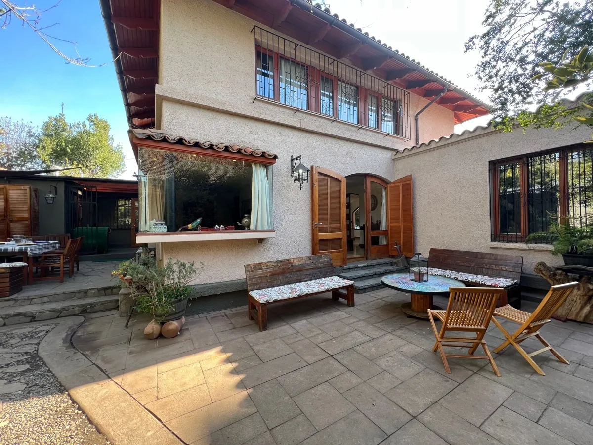 Venta Casa NO 4D 4B 4E 1Bd Borde R&iacute;o - Casa Piedra - Vitacura