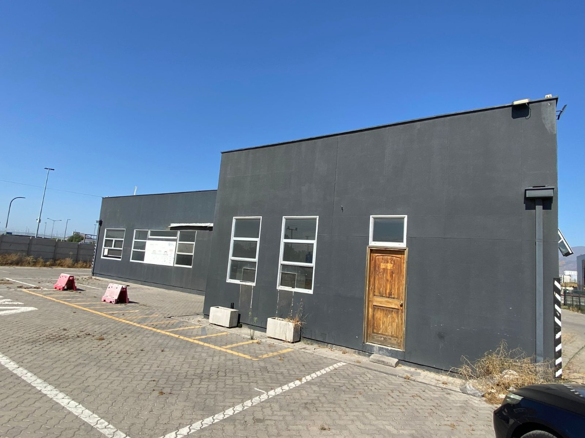 A.vespucio Enea, Primera L&iacute;nea, Excelente Vitrina 4000/292m2