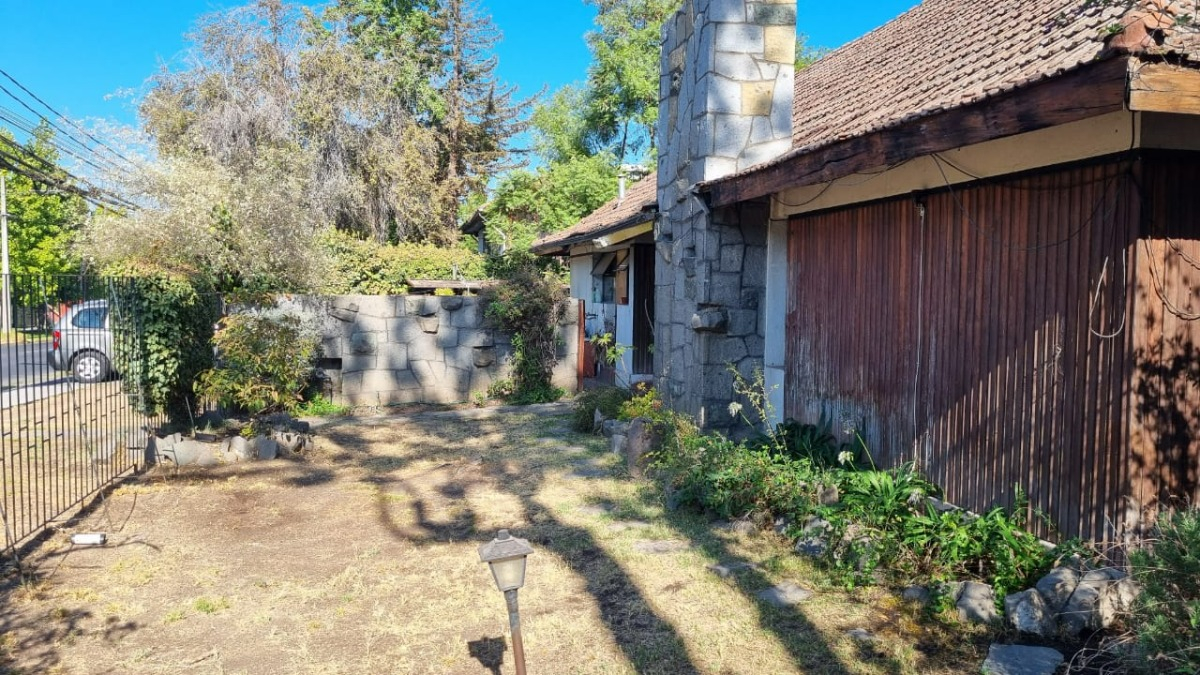 Venta Casa NO 3D 2B 2E Alto Las Condes - Las Condes