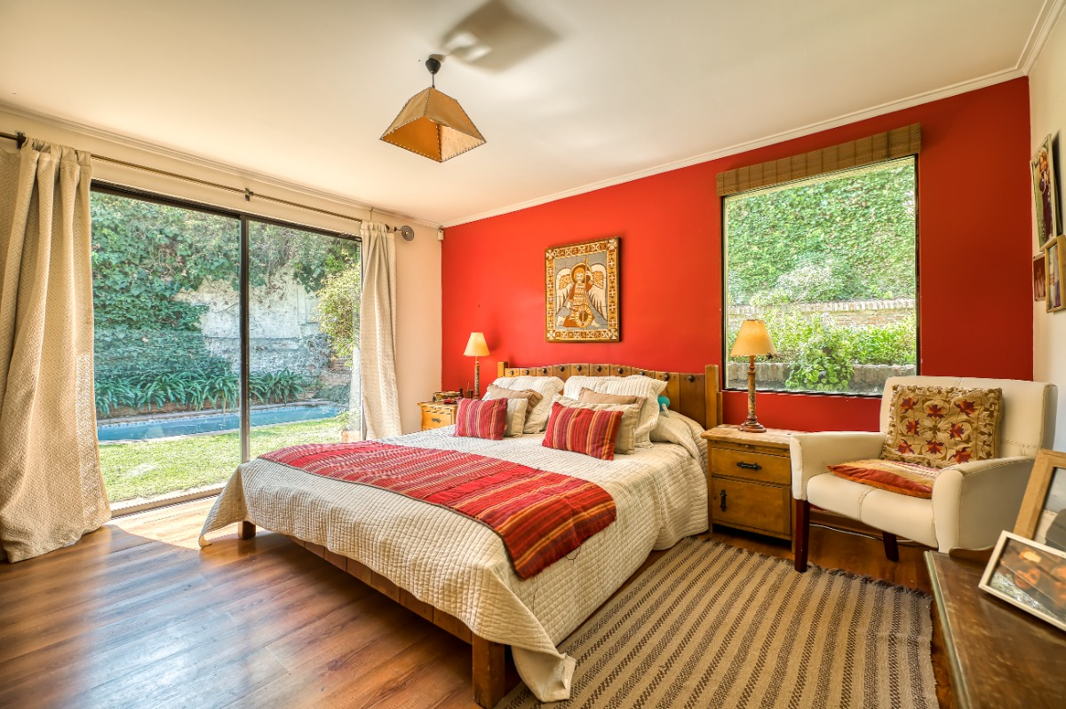 Venta Casa NO 5D en suite Walk-in cl&oacute;set 4B 2E Los Dominicos - Las Condes