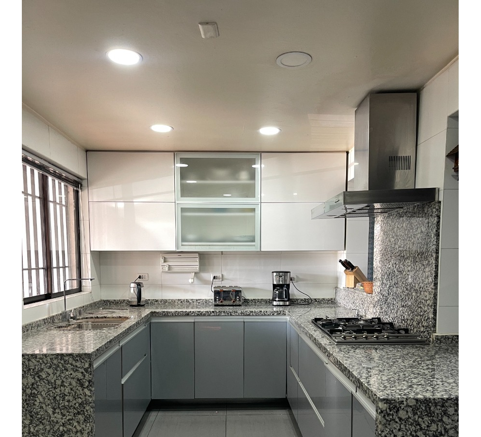 Venta Casa O 6D en suite 4B 3E 1B Campus Oriente - Providencia