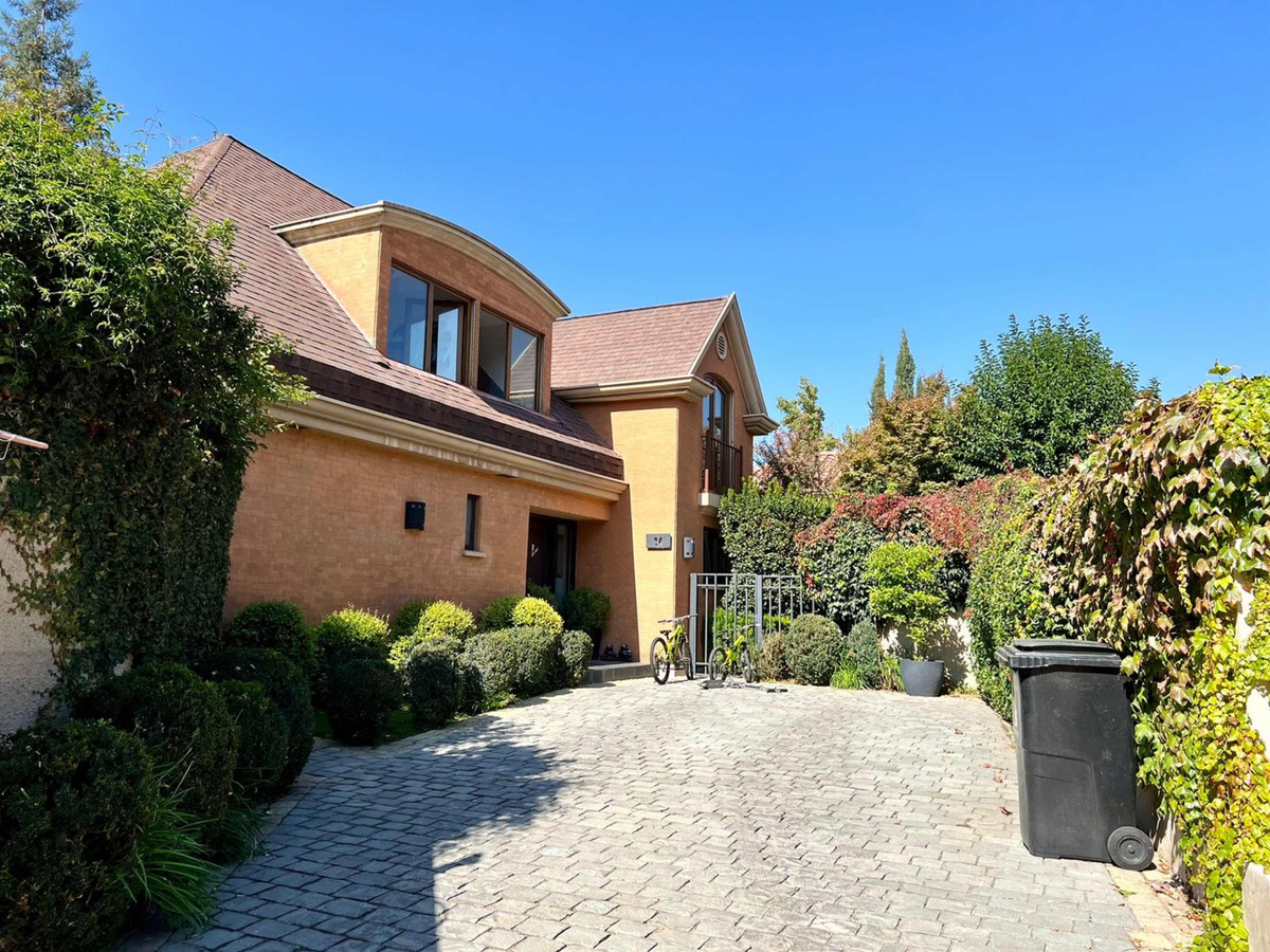 Venta Casa 5D 5B 2E La Dehesa - Lo Barnechea