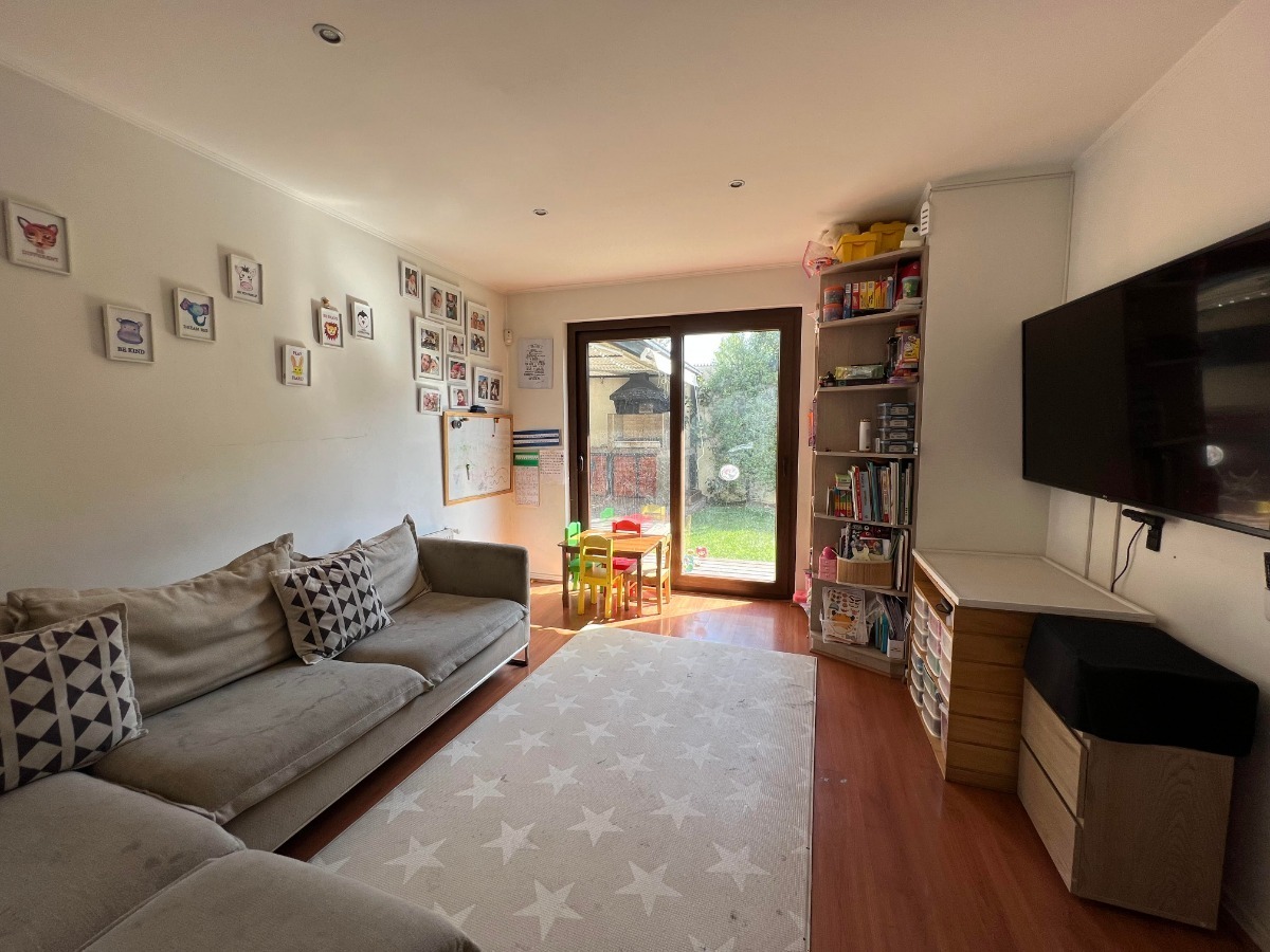 Venta Casa NO 4D en suite Walk-in cl&oacute;set 4B 2E 1B Villa El Dorado - Vitacura