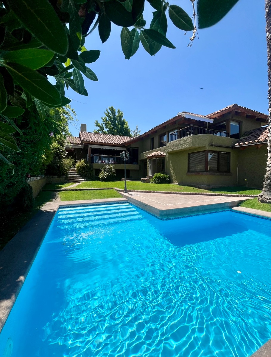 Venta Casa NP 5D en suite Walk-in cl&oacute;set 6B 3E 2B Los Dominicos - Las Condes