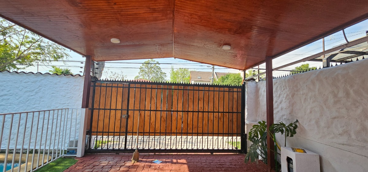 Arriendo Casa NO 5D en suite 3B 2E 1B Alto Las Condes - Las Condes