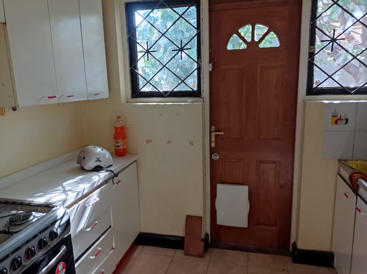 Arriendo Casa NP 2D 1B 1E 1B Sebasti&aacute;n Elcano - Las Condes