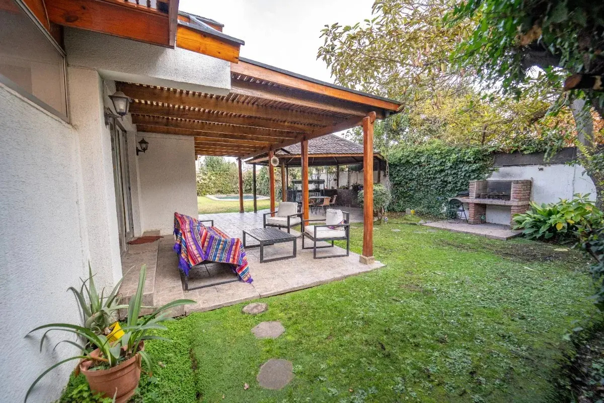 Venta Casa NOSP 6D en suite 5B 4E 1B Carlos Ossand&oacute;n - La Reina