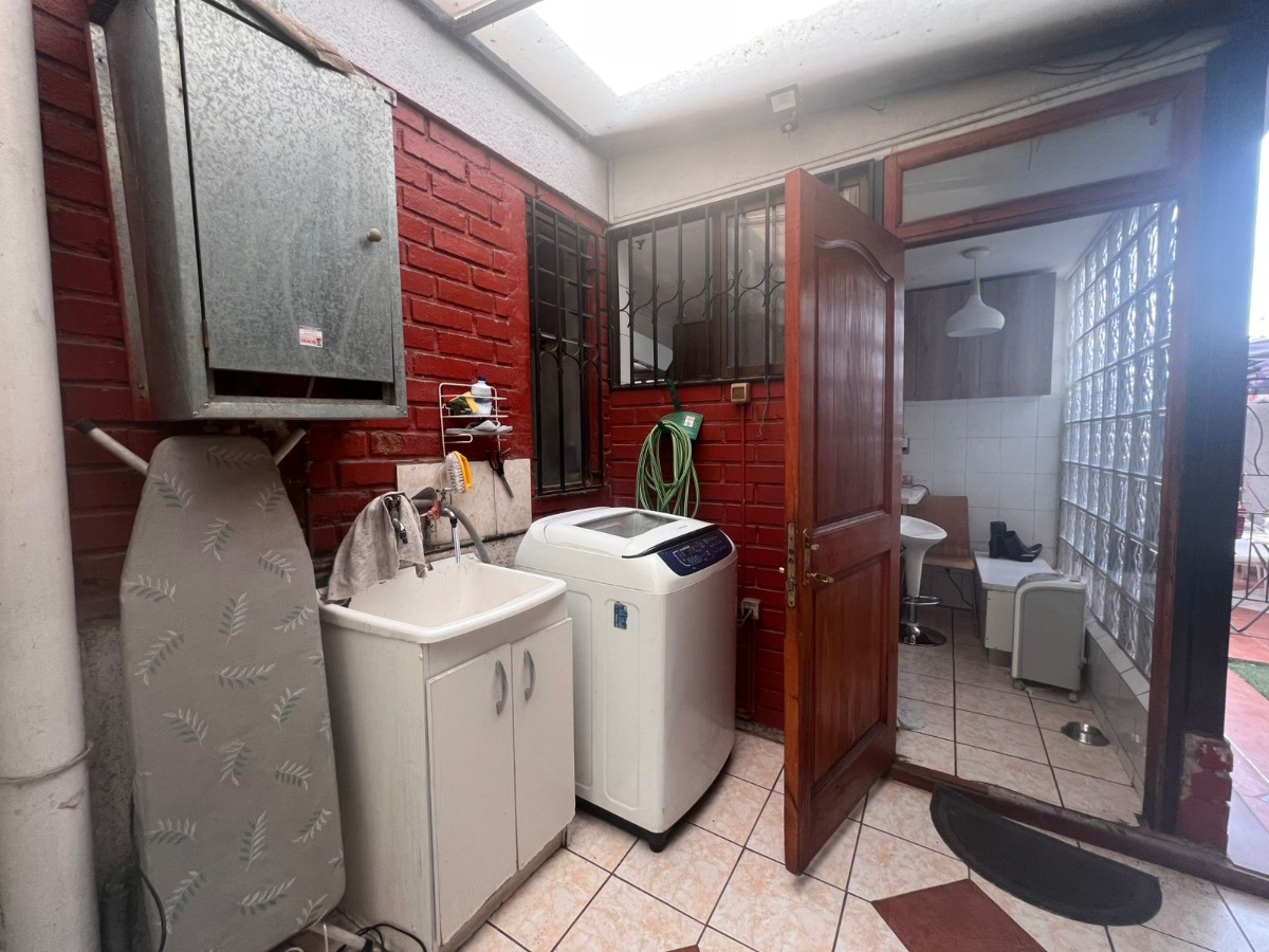 Venta Casa NO 3D 2B 1E 1B Metro Manquehue - Apumanque - Las Condes