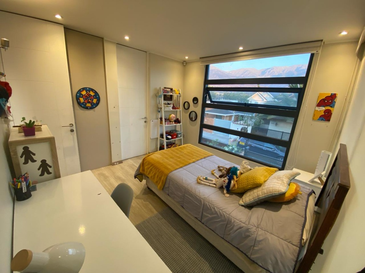 Venta Casa NO 4D en suite Walk-in cl&oacute;set 5B 2E 1B Rotonda Atenas - Las Condes